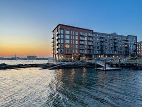 65 Lewis St in Boston, MA - Building Photo - Building Photo