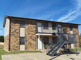 917 N 7th St in Copperas Cove, TX - Building Photo