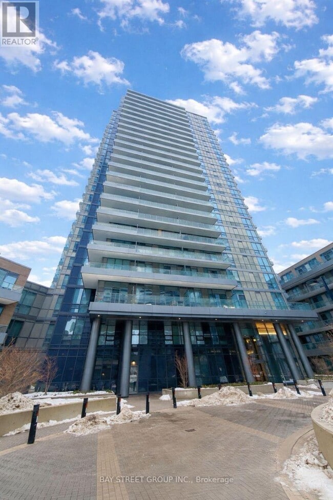 50 Forest Manor Rd in Toronto, ON - Building Photo - Building Photo