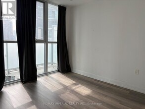 77 Mutual St in Toronto, ON - Building Photo - Building Photo