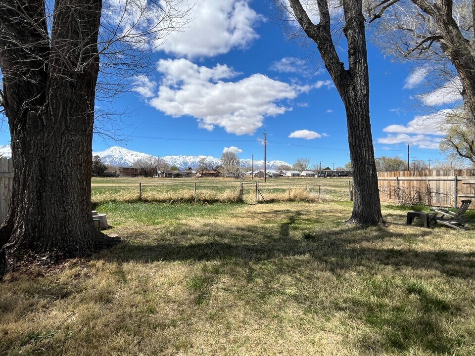 175 Johnson Dr in Bishop, CA - Building Photo