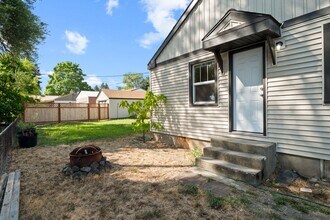 1124 E Hoffman Ave in Spokane, WA - Building Photo - Building Photo
