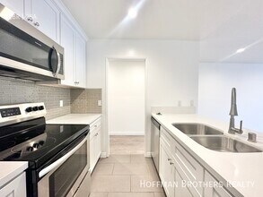 724 N W Knoll Dr in West Hollywood, CA - Building Photo - Building Photo