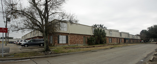 C & R Apartments in Metairie, LA - Building Photo - Building Photo