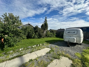 524 W 12th Ave in Anchorage, AK - Foto de edificio - Building Photo
