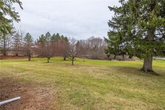 757 Holt Rd in Webster, NY - Building Photo - Building Photo