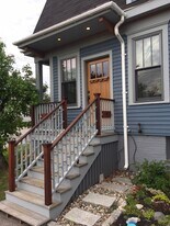 10 Pine Point Rd, Unit Apt 1 in Scarborough, ME - Building Photo