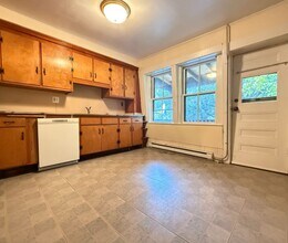 193 Mount Auburn St, Unit 3 in Cambridge, MA - Foto de edificio - Building Photo