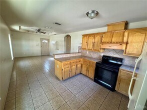 17 Aruba Dr in Edinburg, TX - Building Photo - Building Photo