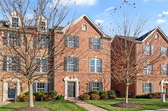 1966 Georgetown Dr in Sewickley, PA - Building Photo - Building Photo