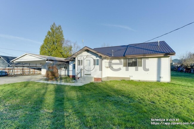 351 Blake St in Enumclaw, WA - Building Photo - Building Photo