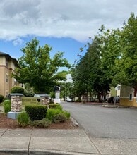 Evergreen Vista I & II Apartments in Olympia, WA - Foto de edificio - Building Photo