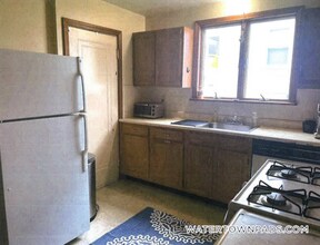 137 Hillside Rd in Watertown, MA - Building Photo - Building Photo