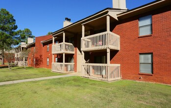 2800 McFarland in Tuscaloosa, AL - Building Photo - Building Photo