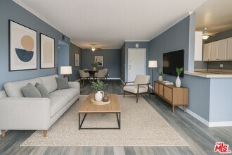 5349 Newcastle Ave in Los Angeles, CA - Building Photo - Building Photo