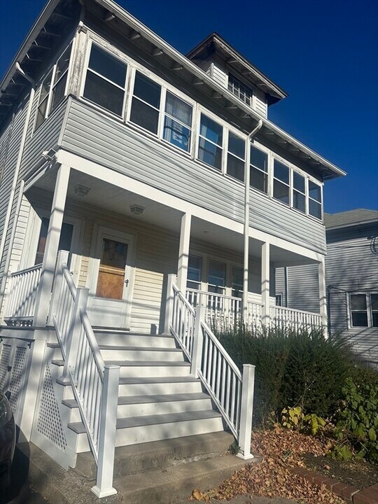 80 Beacon St, Unit 1 in Arlington, MA - Foto de edificio