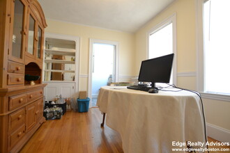 73 Hunnewell Ave, Unit 1 in Boston, MA - Building Photo - Building Photo