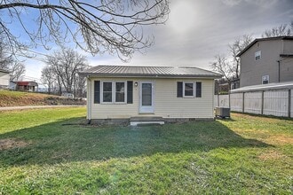 214 Taylor Ave in Johnson City, TN - Building Photo - Building Photo