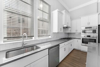 633 Dalton Ln in Irving, TX - Building Photo - Building Photo