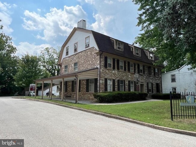 4 E Germantown Pike in Plymouth Meeting, PA - Building Photo - Building Photo