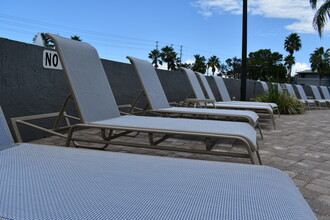 Harbour Cay in Largo, FL - Building Photo - Building Photo