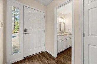 1248 Falling Water Dr in Smyrna, GA - Building Photo - Building Photo