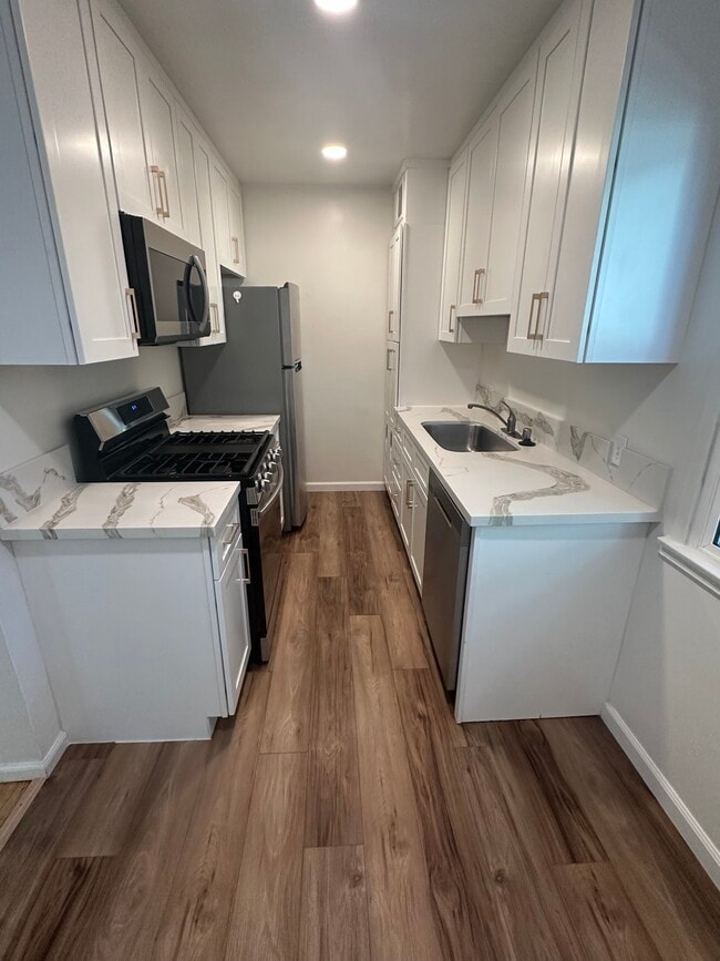 1336 Berkeley St, Unit 2, Unit 2