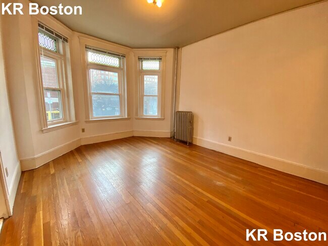 11 Tetlow St in Boston, MA - Building Photo - Building Photo