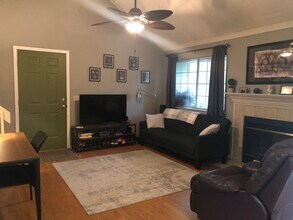 933 Parkway Dr in Stillwater, OK - Building Photo - Building Photo