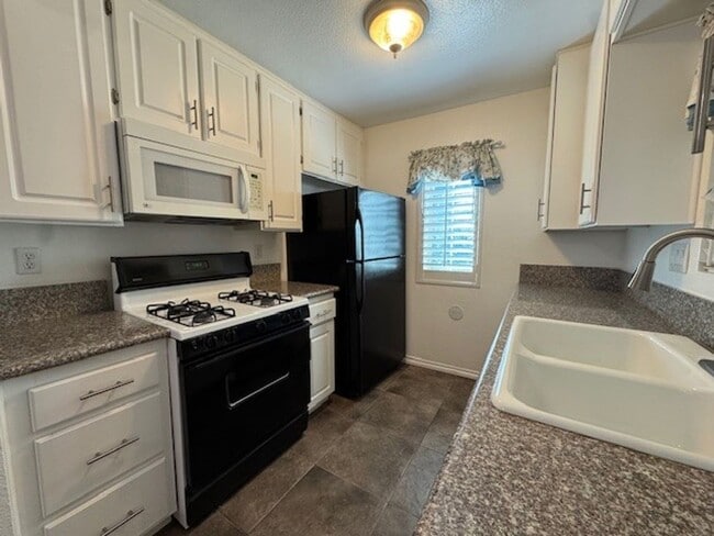 10309 Azuaga St in San Diego, CA - Building Photo - Building Photo