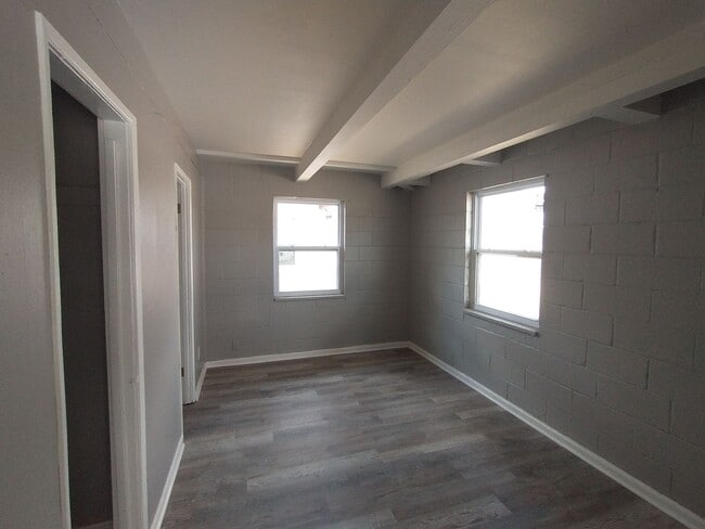 property at 1317 W Dora St