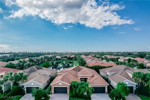 13479 Sumter Ln in Naples, FL - Building Photo