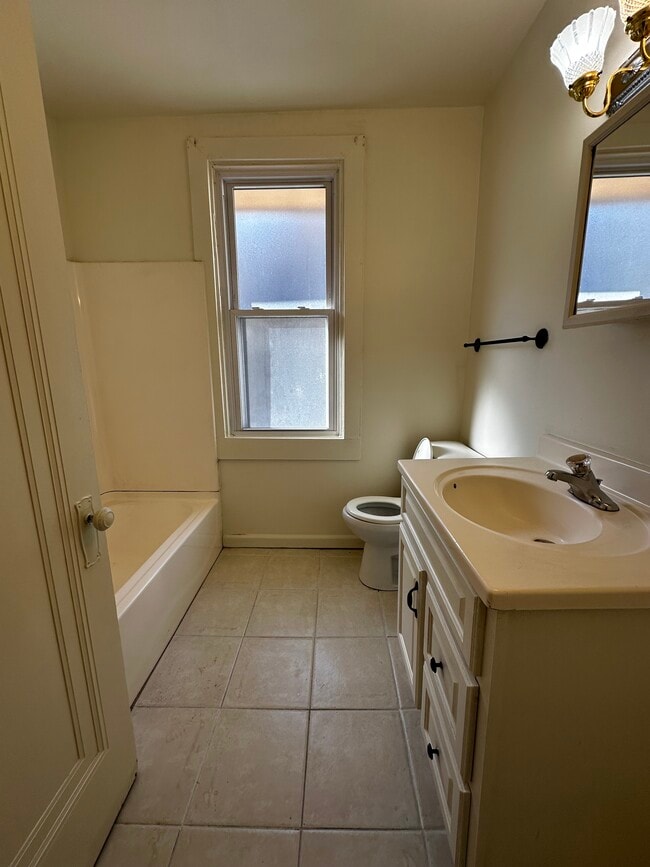 1059 North Ave in Millvale, PA - Building Photo - Building Photo