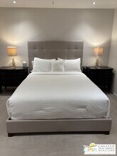 2166 N Indian Canyon Dr in Palm Springs, CA - Building Photo - Building Photo