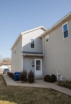 713 Stevens St in Geneva, IL - Building Photo