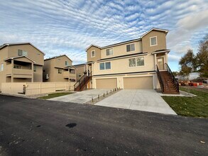 507 Carol Ave in Benton City, WA - Foto de edificio - Building Photo