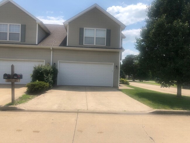 property at 1201 Riviera Dr
