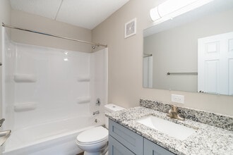 Bartlett Court Apartments in Streamwood, IL - Foto de edificio - Interior Photo