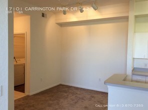 17101 Carrington Park Dr-Unit -423 in Tampa, FL - Foto de edificio - Building Photo