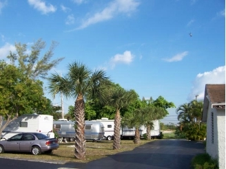 Palm Beach Rv Park in West Palm Beach, FL - Building Photo