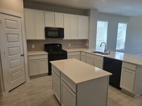 333 Spruce Oak Ln in Waller, TX - Building Photo - Building Photo
