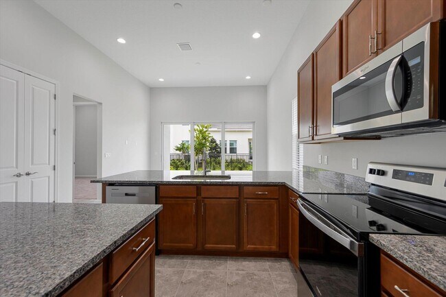 5120 Willow Crk Dr in Westlake, FL - Building Photo - Building Photo