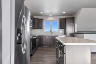 3725 E Rubyred Dr in Appleton, WI - Building Photo - Building Photo