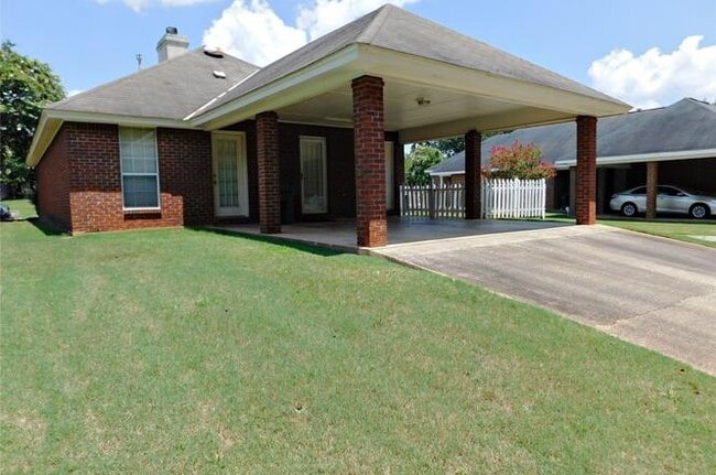 property at 3736 Roswell Pl