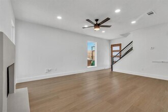 2644 Gwendolyn Ln in Austin, TX - Building Photo - Building Photo