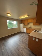 427 S 58th St-Unit -427 B in Springfield, OR - Foto de edificio - Building Photo