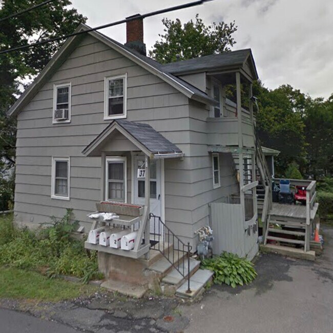 37 Richmondville Ave Rentals in Westport, CT