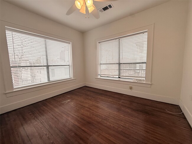 property at 1201 W Gray St