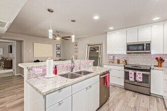 5913 E Thomas Rd in Scottsdale, AZ - Building Photo - Building Photo