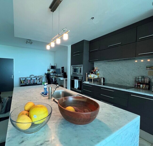 900 Biscayne Blvd, Unit 2304 in Miami, FL - Building Photo - Building Photo